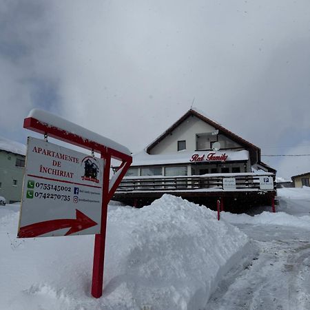 Red Family Apartments Păltiniş 外观 照片